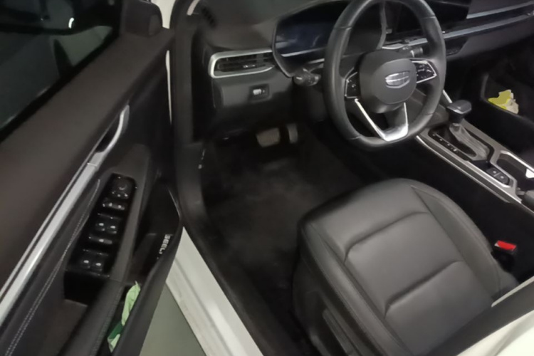 GEELY Emgrand 2024 car image #16