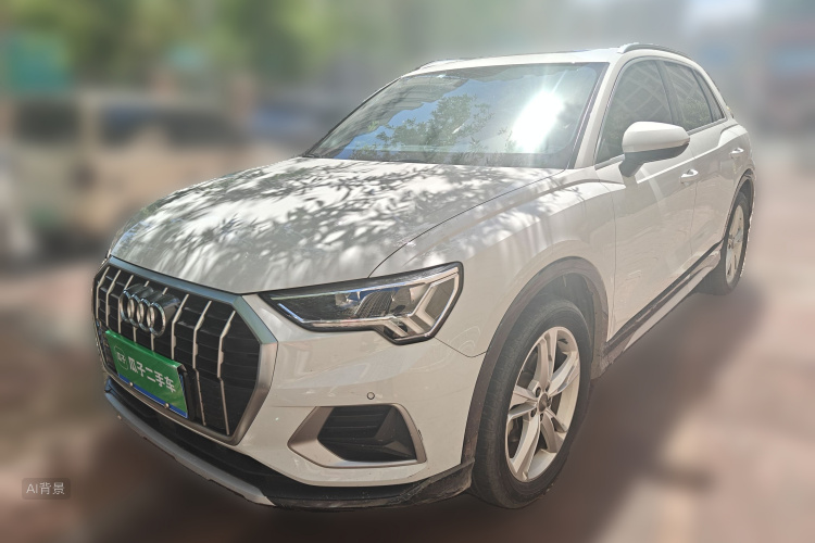Audi Q3 2020 car image #2