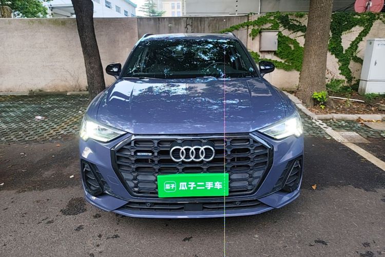 Audi Q3 2022 car image #3