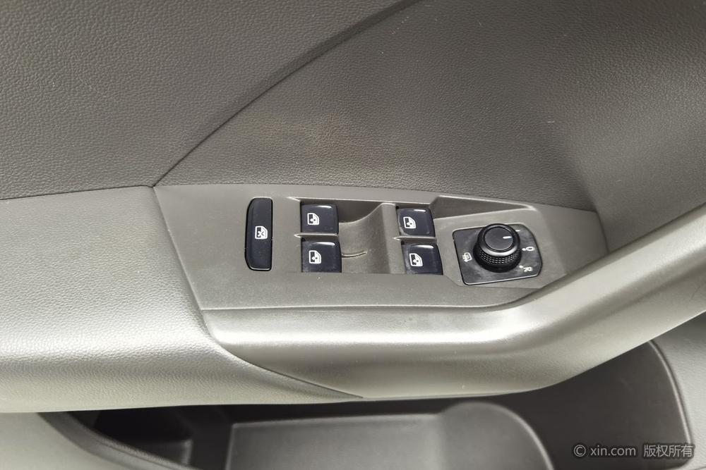 Volkswagen T-Cross 2021 car image #23
