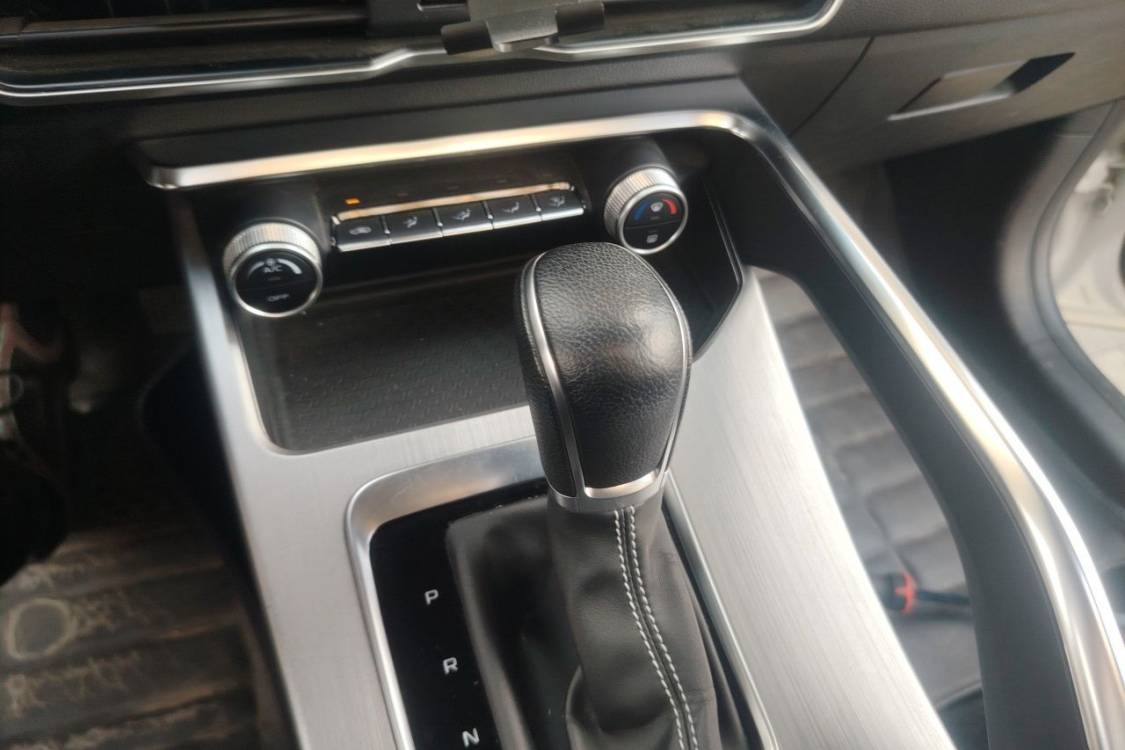 GEELY Coolray 2020 #27 GEELY Coolray 2020 car image #27