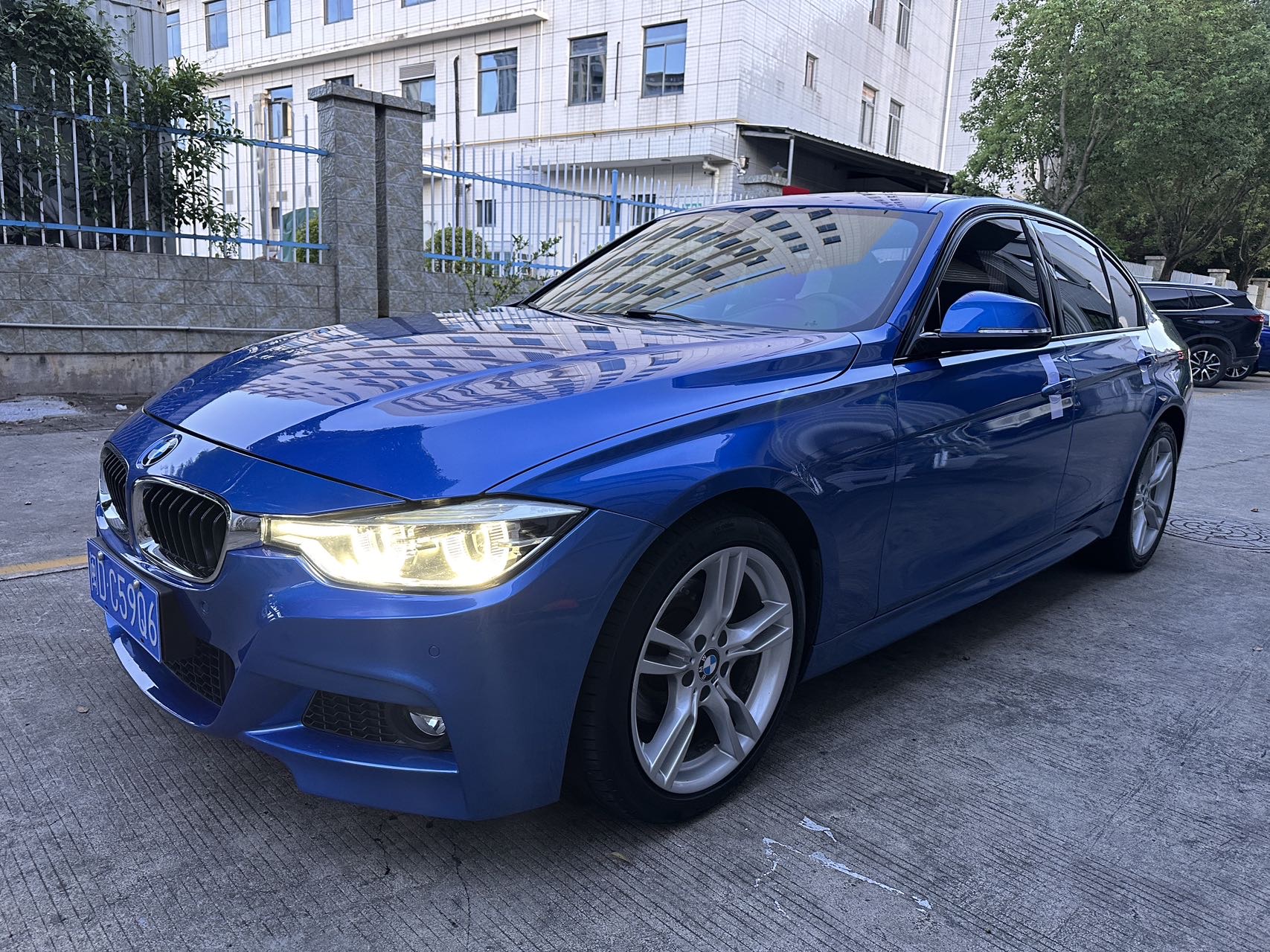 BMW 3 Series 2017 car image 