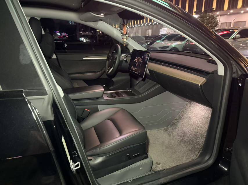 Tesla Model Y 2023 #5 Tesla Model Y 2023 car image #5