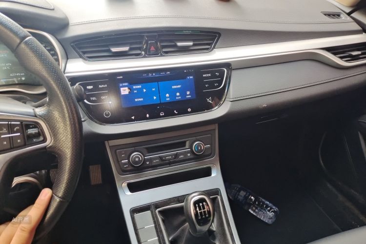 GEELY Emgrand 2018 car image #15
