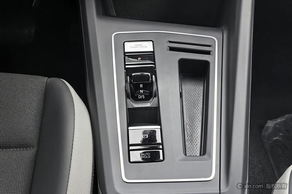 Volkswagen Golf 2021 #15 Volkswagen Golf 2021 صورة سيارة #15