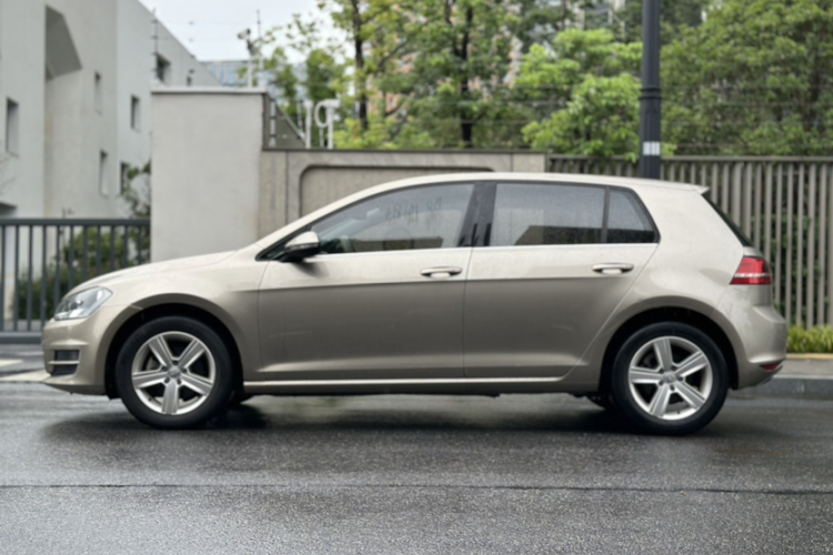 Volkswagen Golf 2016 car image #4