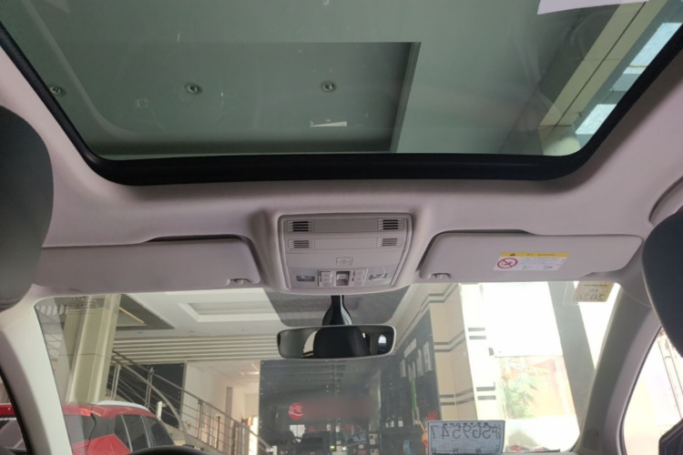 Volkswagen Tharu 2018 car image #25