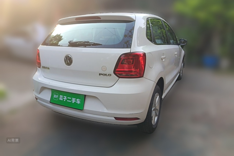 Volkswagen Polo 2015 car image #7