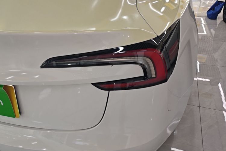 Tesla Model 3 2023 car image #8
