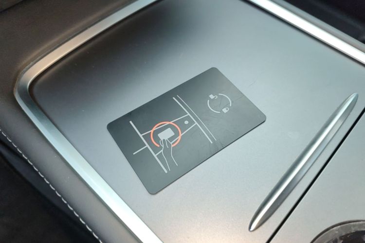 Tesla Model Y 2022 #14 Tesla Model Y 2022 car image #14