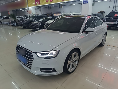 Audi A3 2018 صورة سيارة 