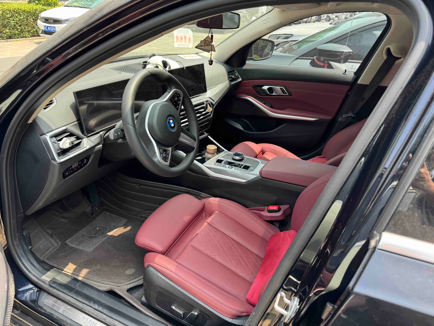 BMW i3 2024 car image #3