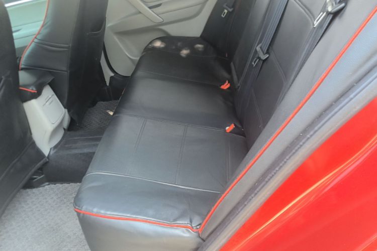 GEELY Emgrand 2015 car image #17