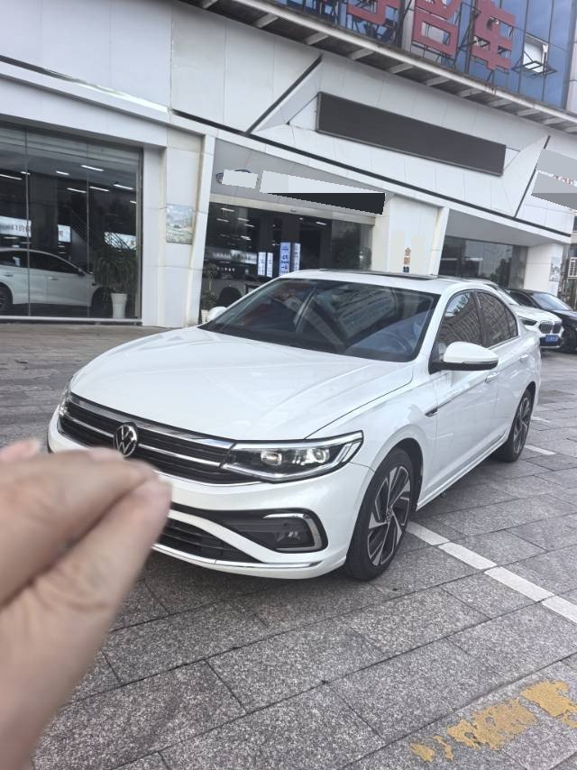 2022 immagine di auto 