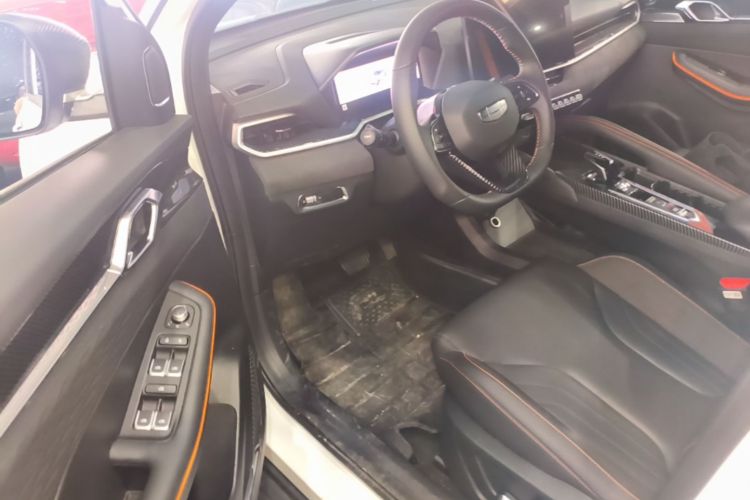 GEELY Coolray 2026 car image #16