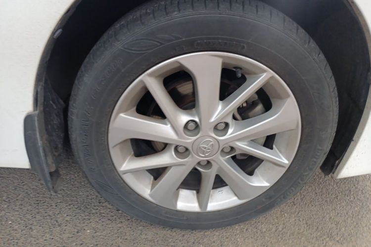 Toyota Corolla 2015 car image #9