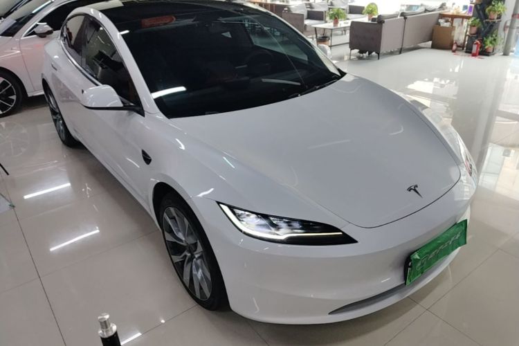 Tesla Model 3 2024 car image #4