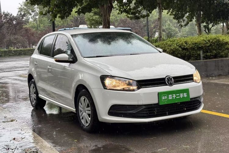 Volkswagen Polo 2019 car image #4