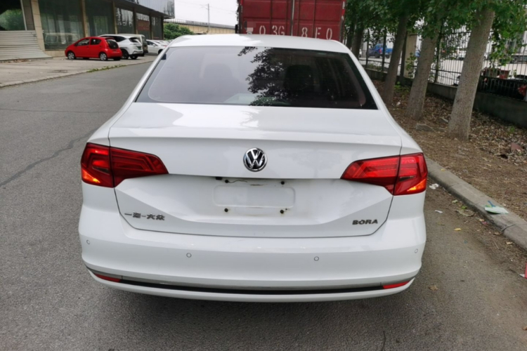 Volkswagen Bora 2017 car image #4