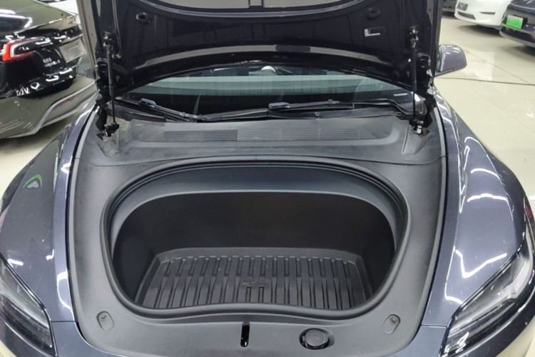 Tesla Model 3 2024 car image #20