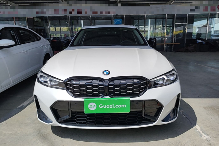 BMW 3 Series 2024 صورة سيارة #3