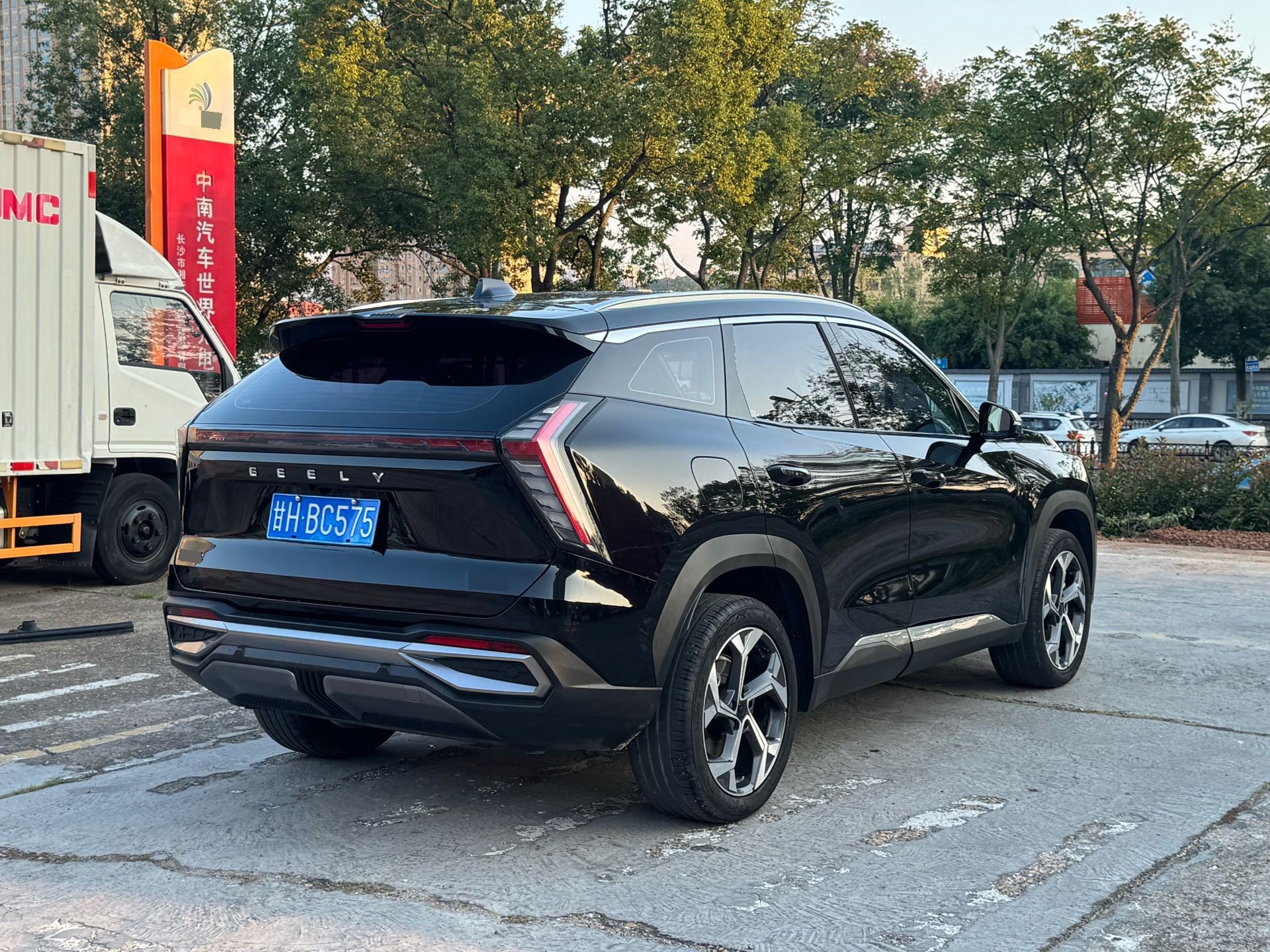 GEELY Boyue L 2023 صورة سيارة #5