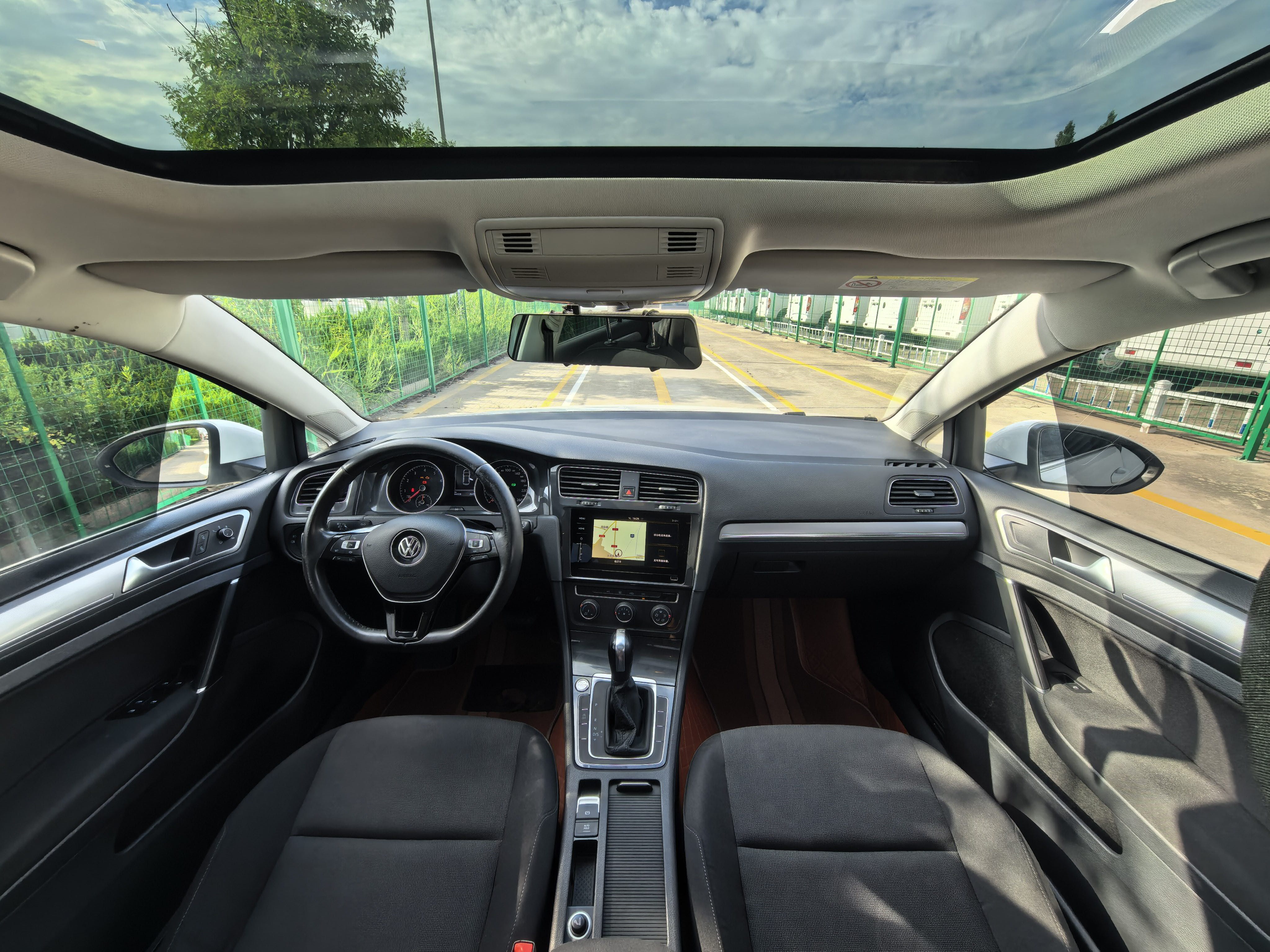 Volkswagen Golf 2020 car image #8