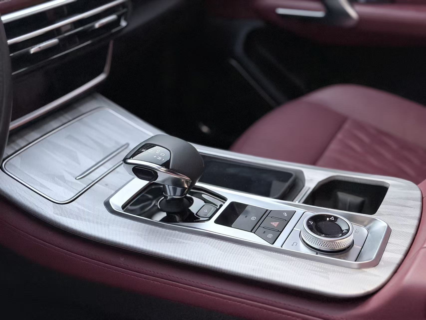 Jetour X70 PLUS 2024 car image #6