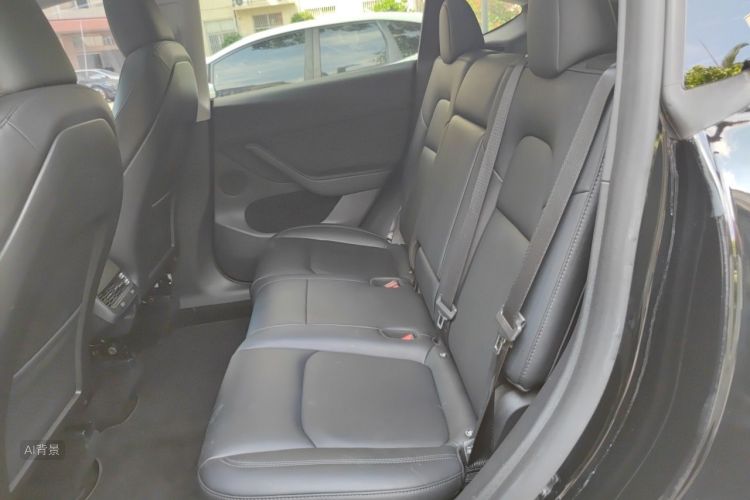 Tesla Model Y 2023 #19 Tesla Model Y 2023 car image #19