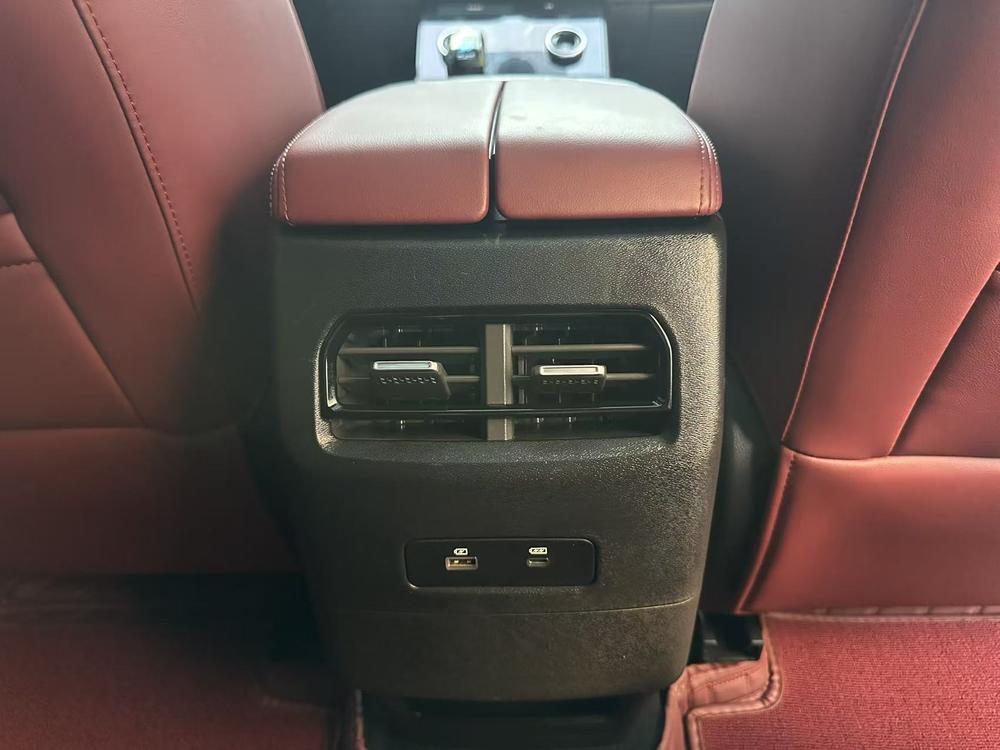 2024 #10 2024 immagine di auto #10