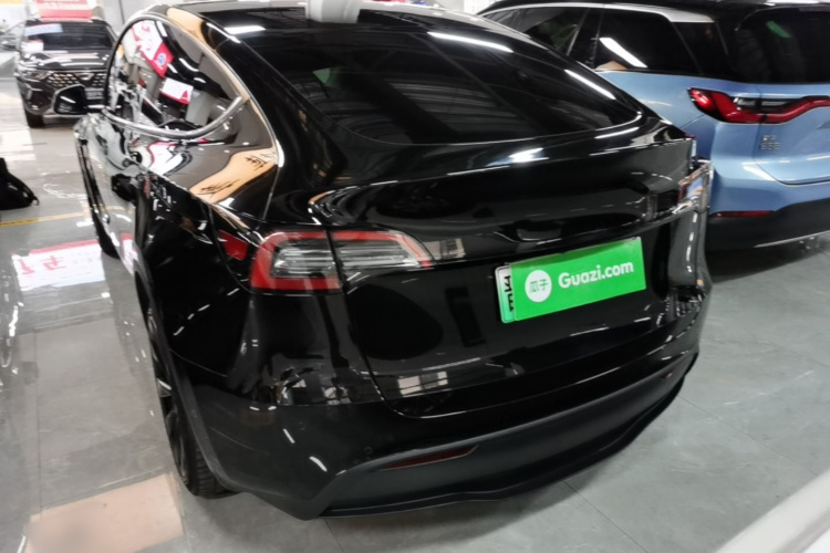 Tesla Model Y 2023 #4 Tesla Model Y 2023 car image #4