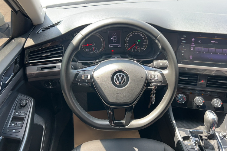 Volkswagen Bora 2022 car image #13