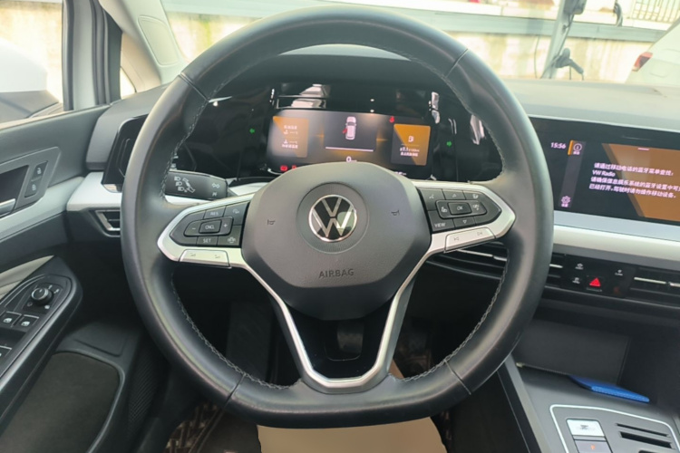 Volkswagen Golf 2021 car image #11