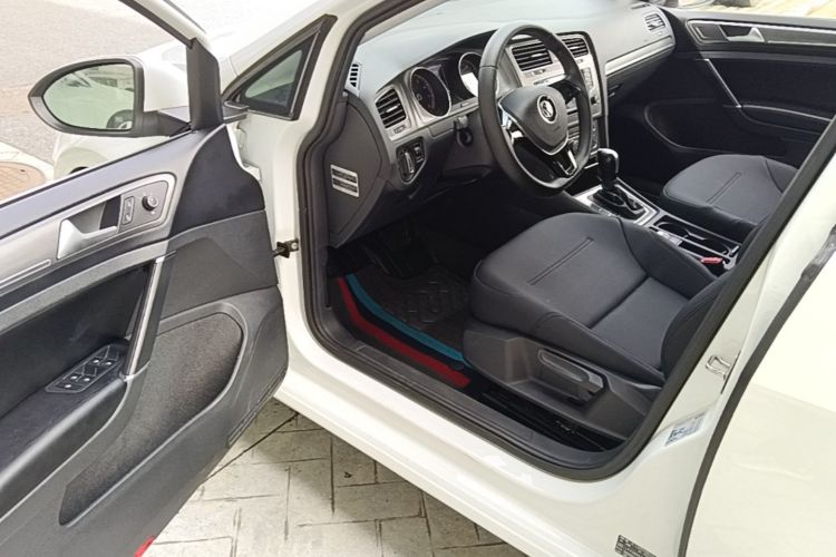 Volkswagen Golf 2016 car image #16