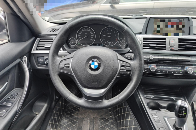 BMW 3 Series 2017 car image #11