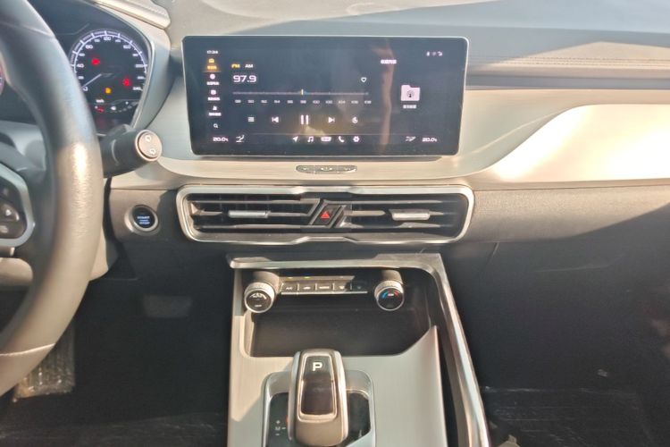 GEELY Coolray 2019 car image #17