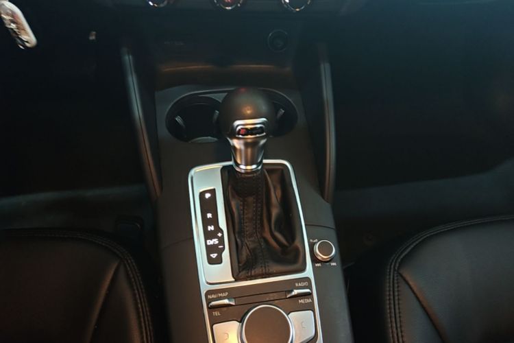 Audi A3 2018 car image #14