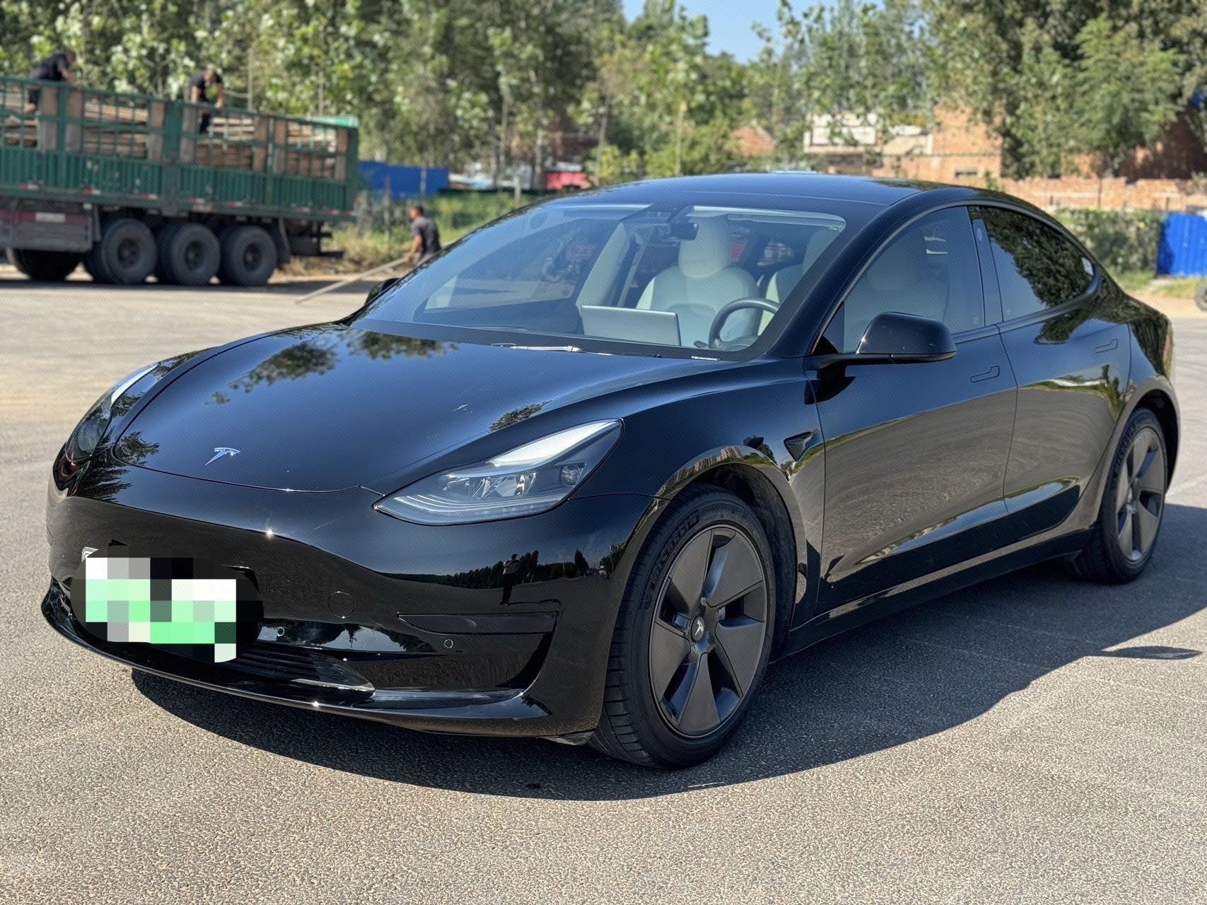 Tesla Model 3 2021 car image 