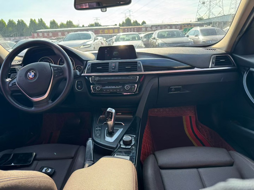 BMW 3 Series 2018 car image #4