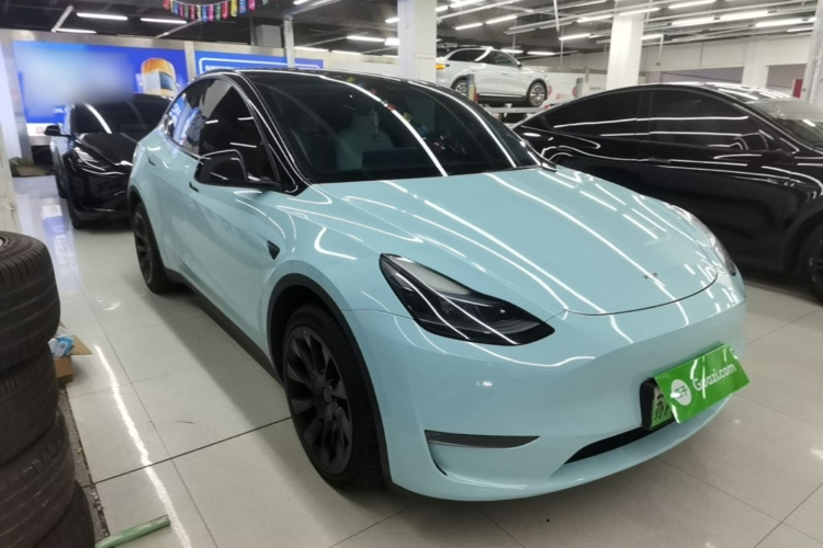Tesla Model Y 2023 #4 Tesla Model Y 2023 car image #4