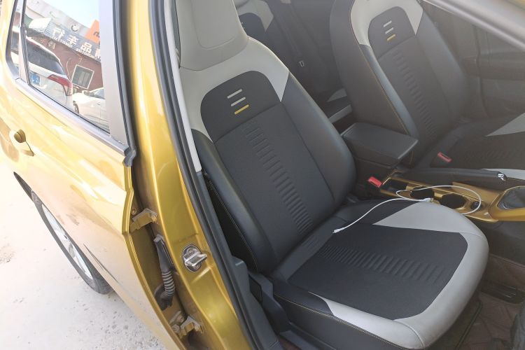 Volkswagen Polo 2019 car image #24