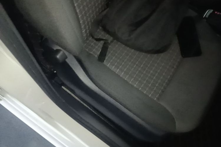 Volkswagen Polo 2016 car image #24