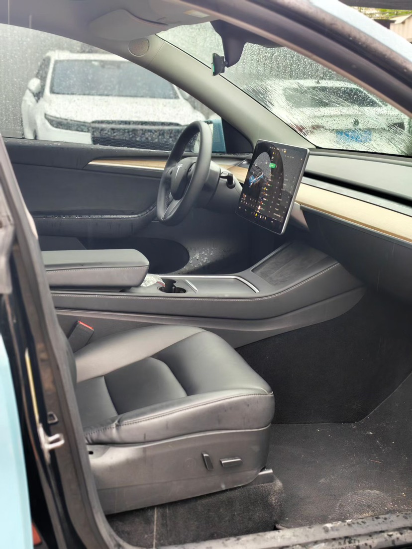 Tesla Model Y 2021 #4 Tesla Model Y 2021 car image #4