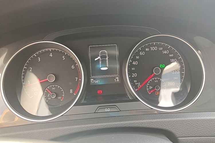 Volkswagen Golf 2018 car image #16