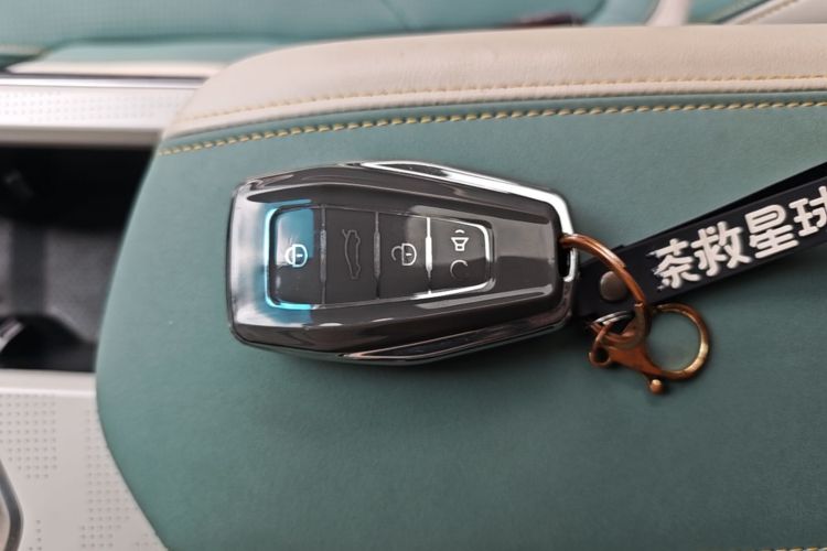 GEELY Emgrand L HiP 2022 صورة سيارة #14
