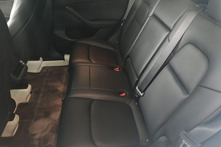 Tesla Model Y 2024 car image #17