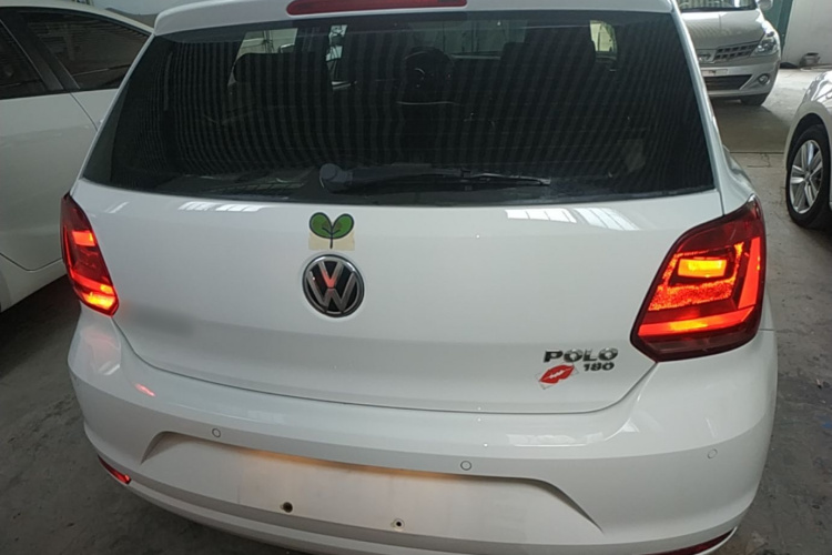 Volkswagen Polo 2017 car image #6