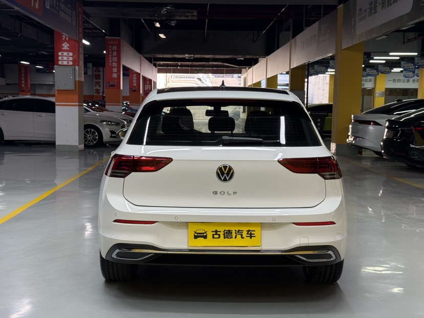 Volkswagen Golf 2024 car image #5