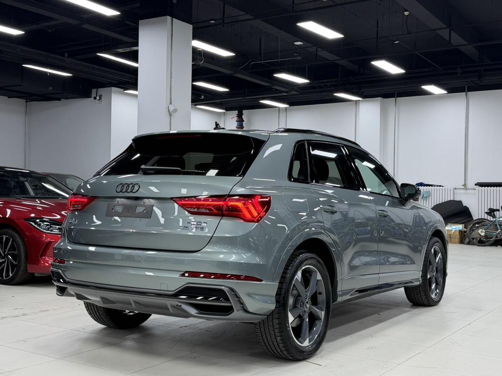 Audi Q3 2022 car image #6