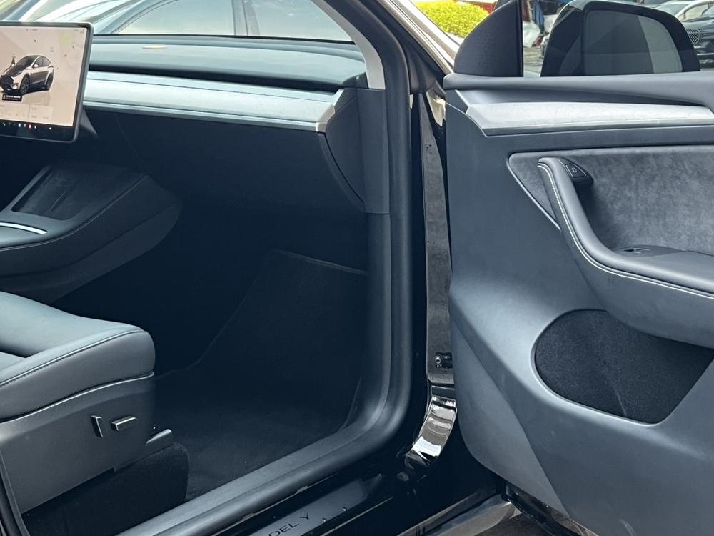 Tesla Model Y 2023 #11 Tesla Model Y 2023 car image #11